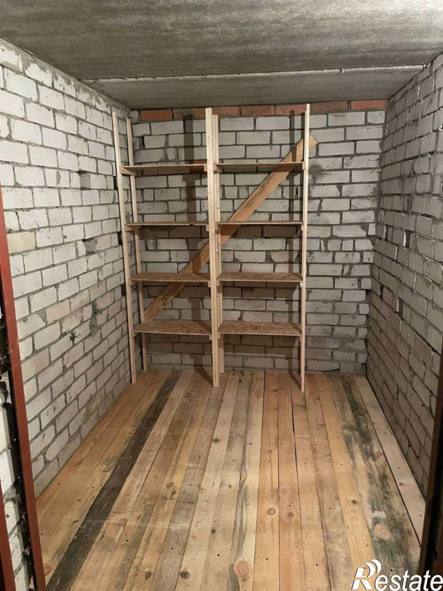 Купить гараж, место в паркинге за 1 400 000 рублей на проспект Октября, 73