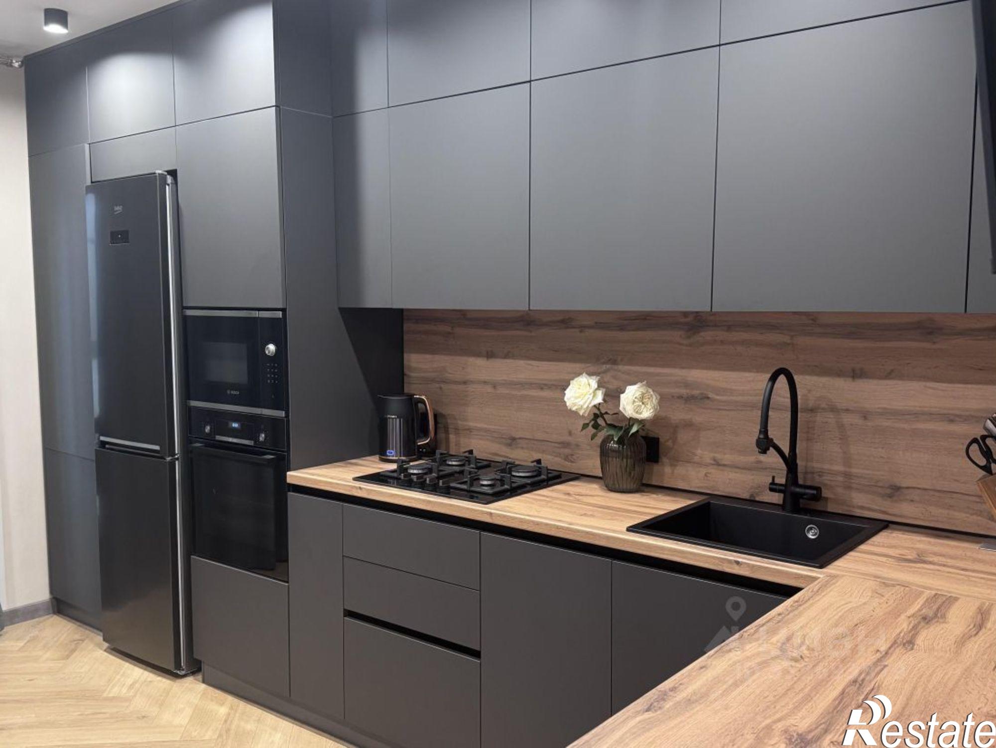 Купить квартиру за 7 800 000 рублей на Дядьковская улица, 8