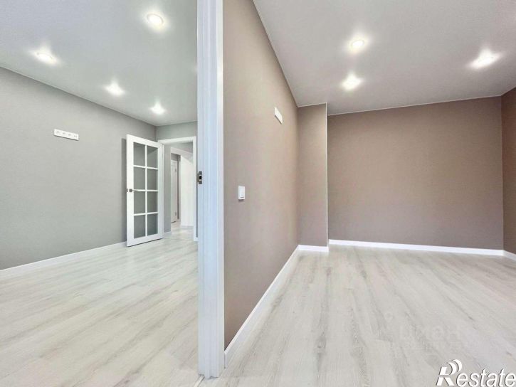 4-комн квартира улица Суркова, 6,  д. 6