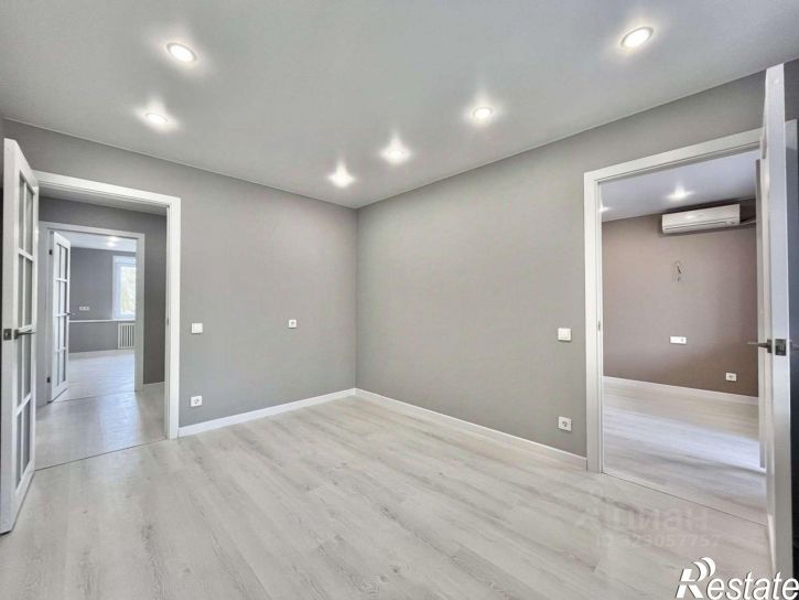 4-комн квартира улица Суркова, 6,  д. 6