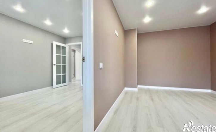 4-комн квартира улица Суркова, 6,  д. 6