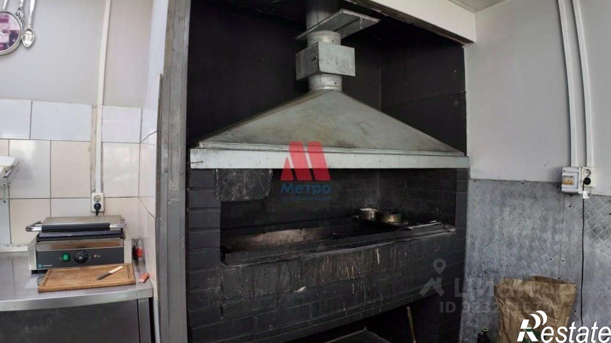 Купить торговое помещение за 121 200 000 рублей на Ленинградский пр-кт, 123