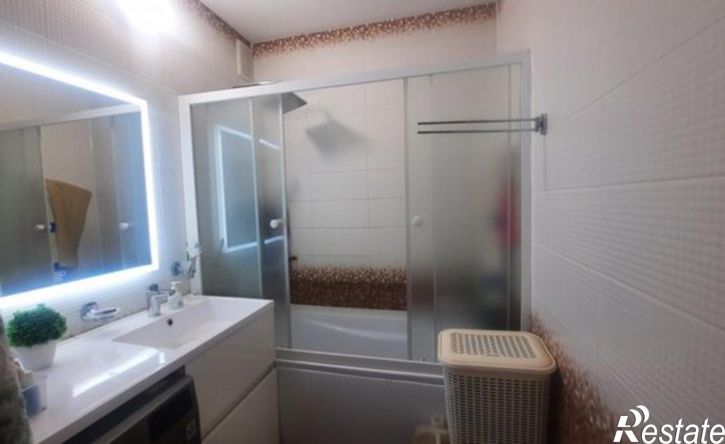 2-комн квартира улица Батова, 14,  д. 14