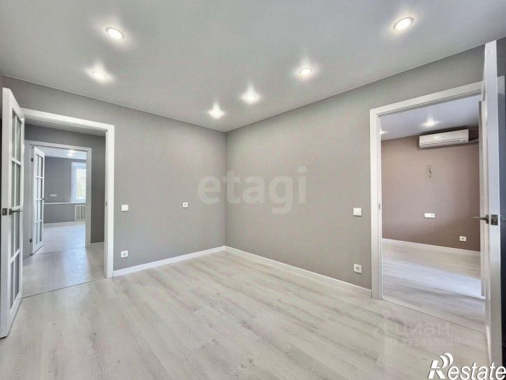 4-комн квартира улица Суркова, 6,  д. 6