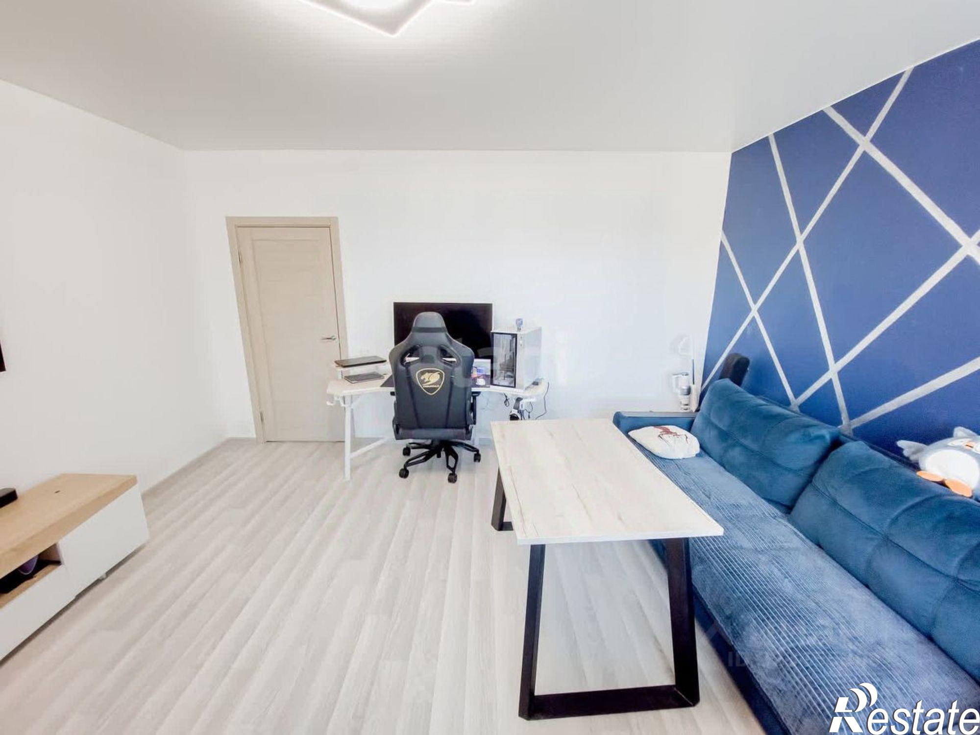 Купить квартиру за 6 049 000 рублей на улица Александра Додонова, 4 к4