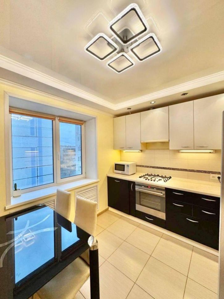 3-комн квартира Закгейма ул, 7к2