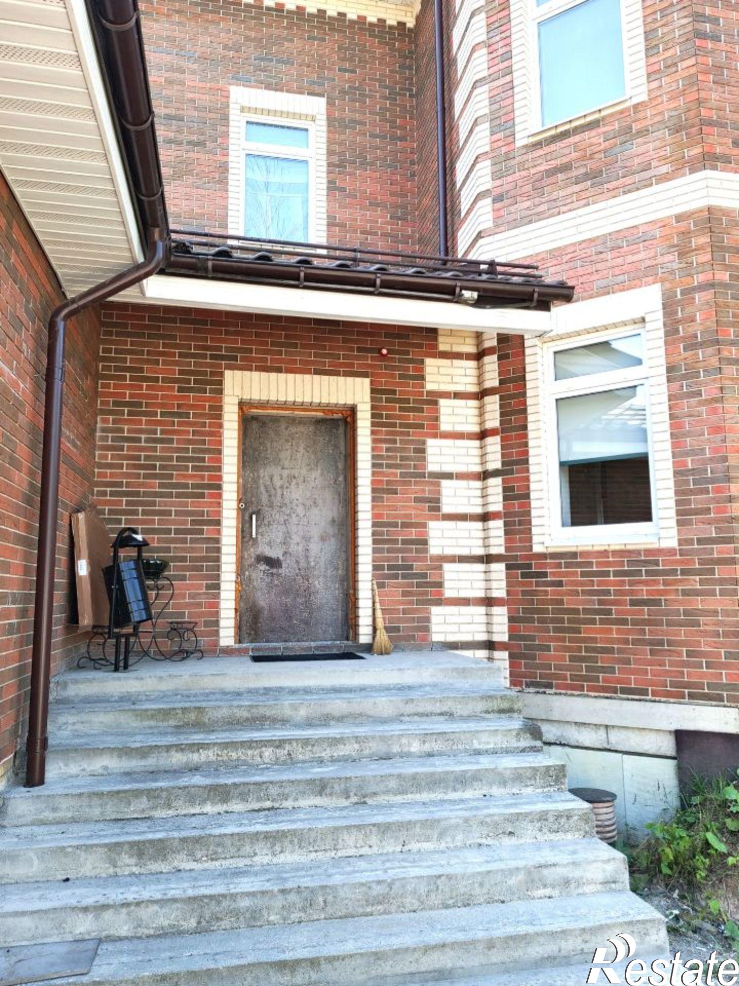 Сдать дачу, дом, коттедж за 11 000 рублей на улица Парижская Коммуна, 5