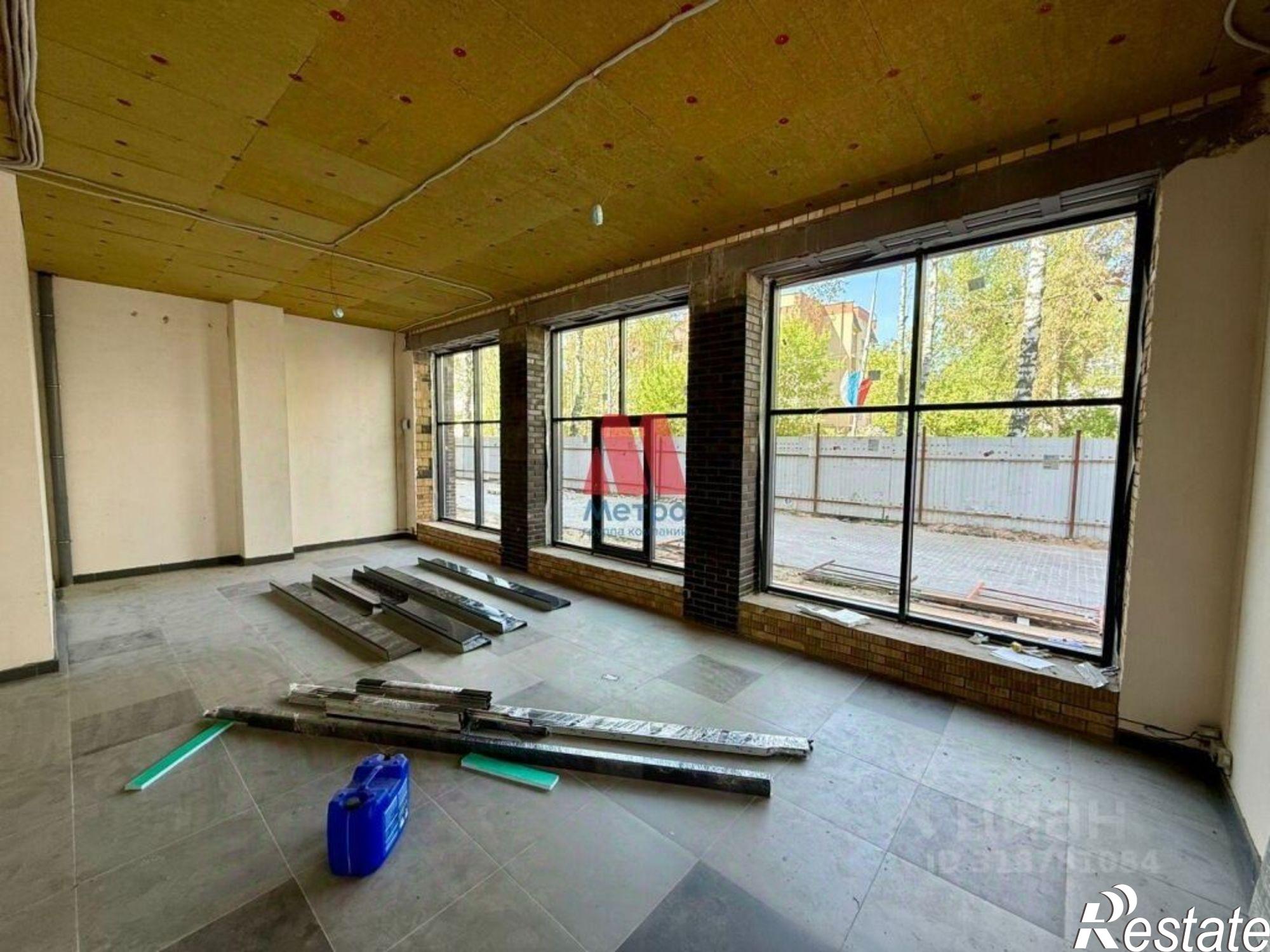 Сдать торговое помещение за 105 000 рублей на Клубная улица, 33