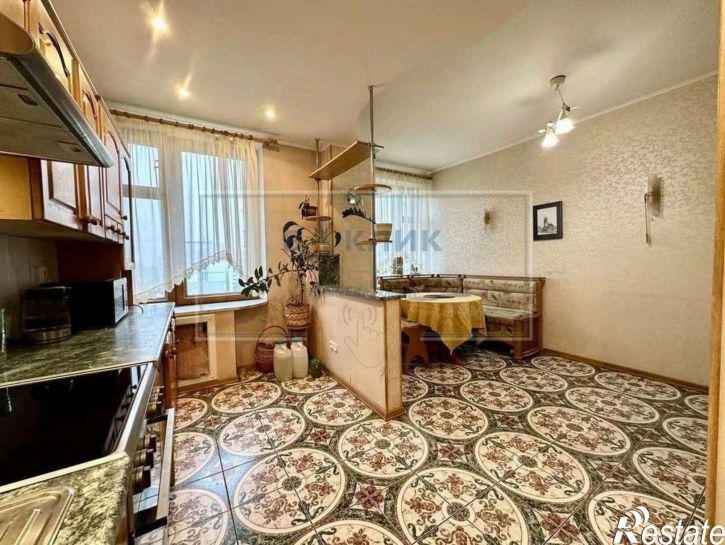 4-комн квартира улица Строителей, 3 к5,  д. 3 к5