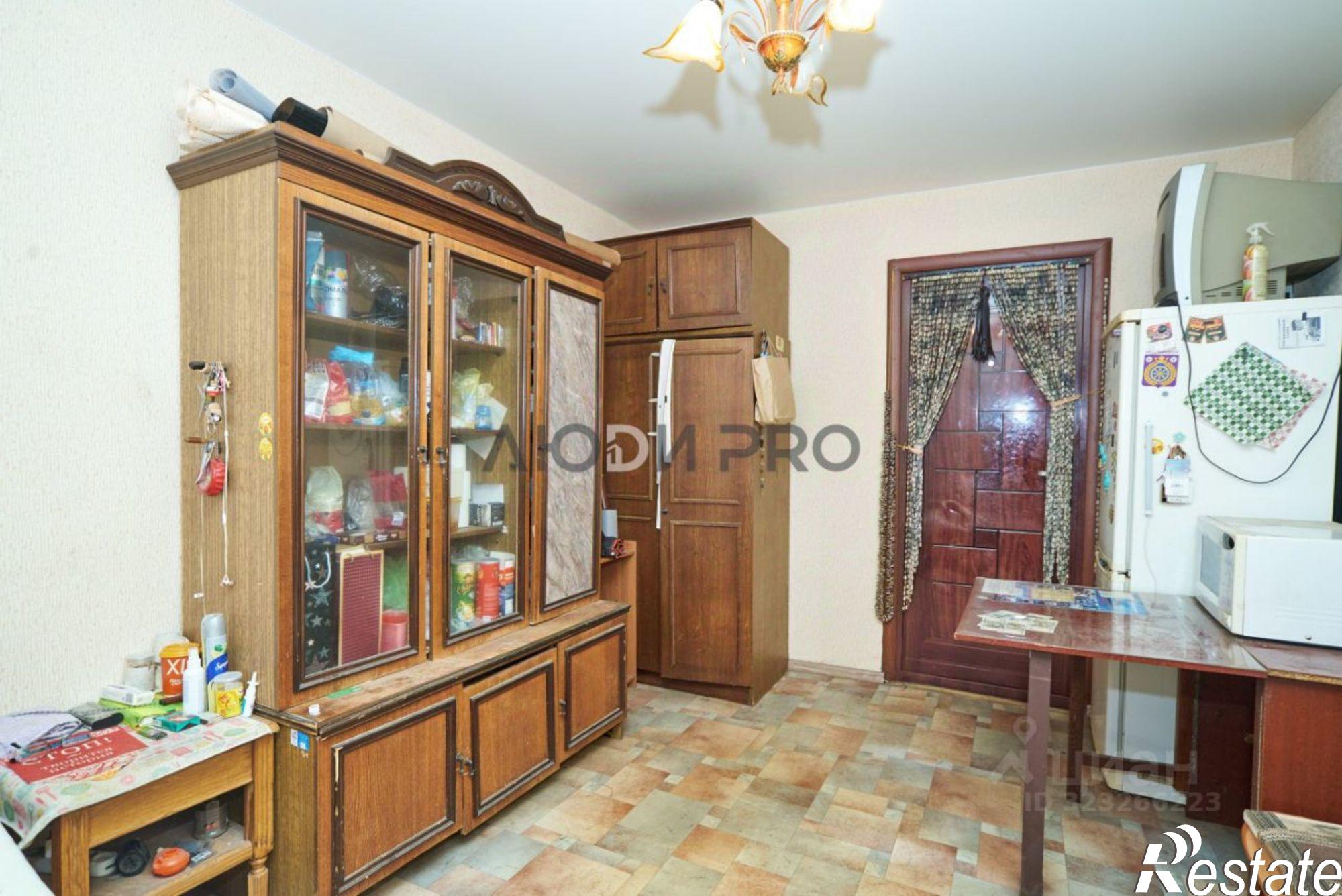 Купить комнату за 585 000 рублей на Спортивная улица, 9/23