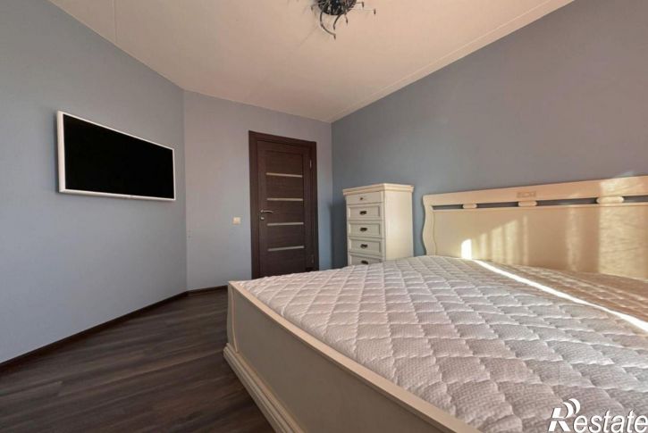 3-комн квартира пр-кт Дзержинского, 27 2,  д. 27 2,  к. 2