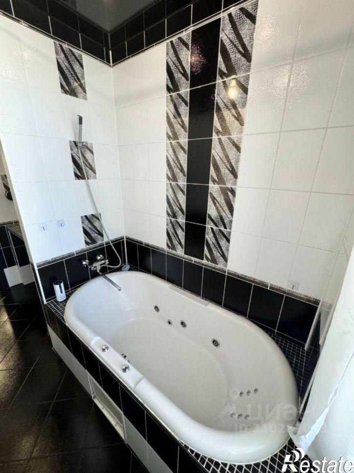 3-комн квартира ул Наумова, 65,  д. 65