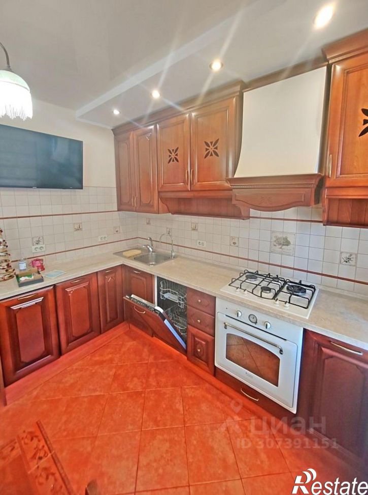 4-комн квартира ул Суркова, 7,  д. 7