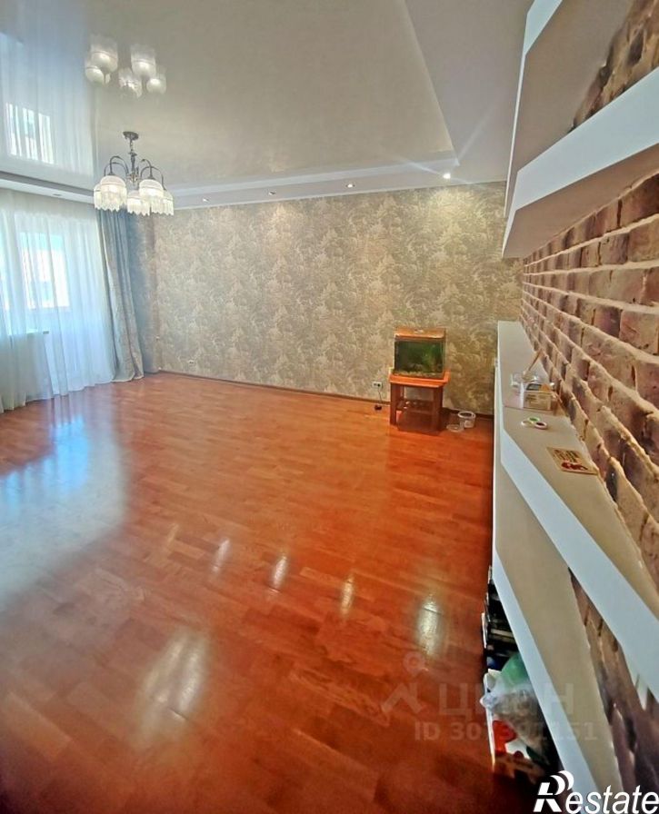 4-комн квартира ул Суркова, 7,  д. 7