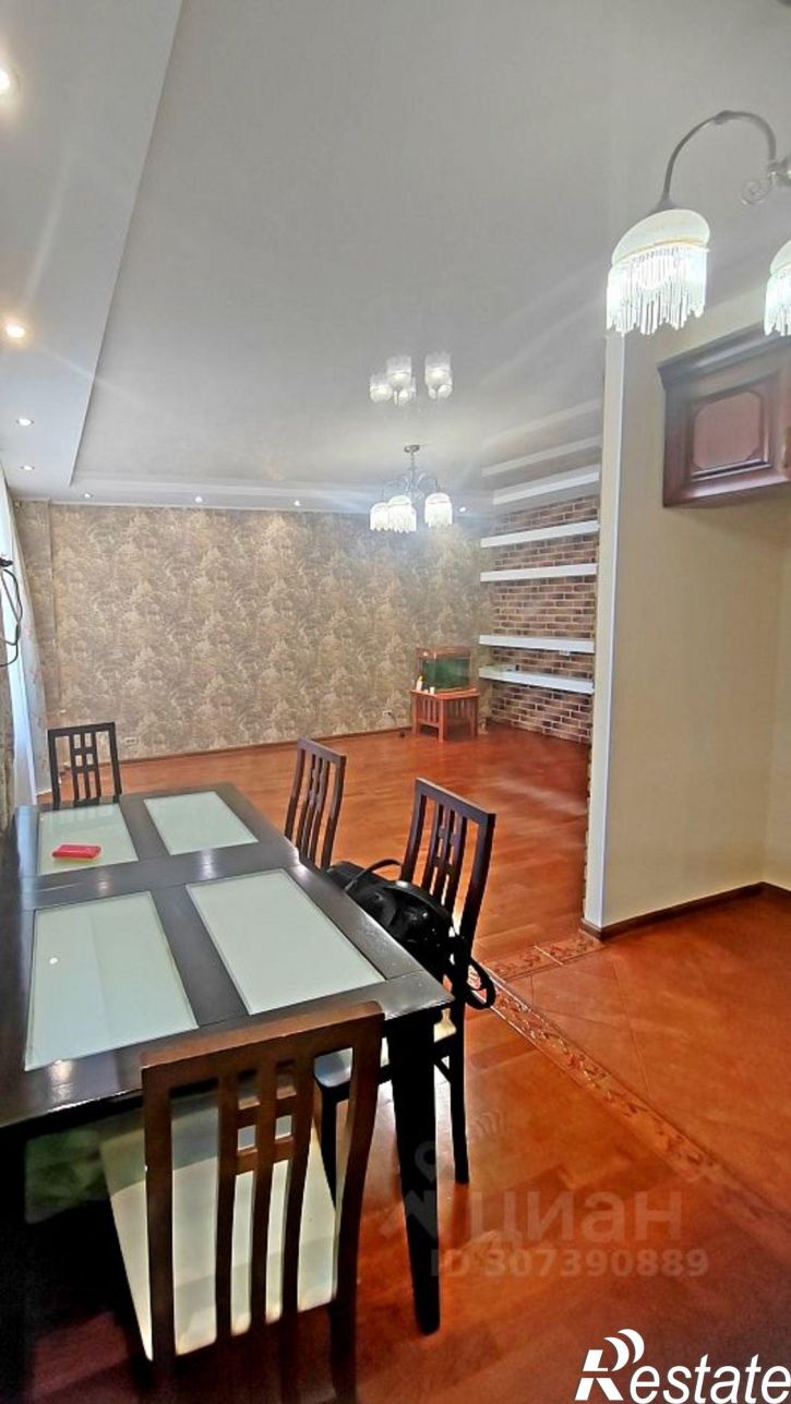 3-комн квартира ул Суркова, 7,  д. 7