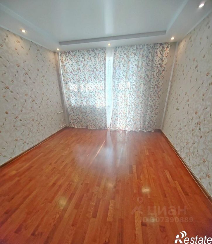 3-комн квартира ул Суркова, 7,  д. 7