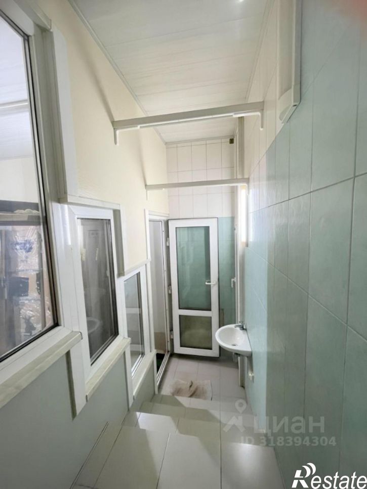 6-комн квартира улица Наумова, 64,  д. 64