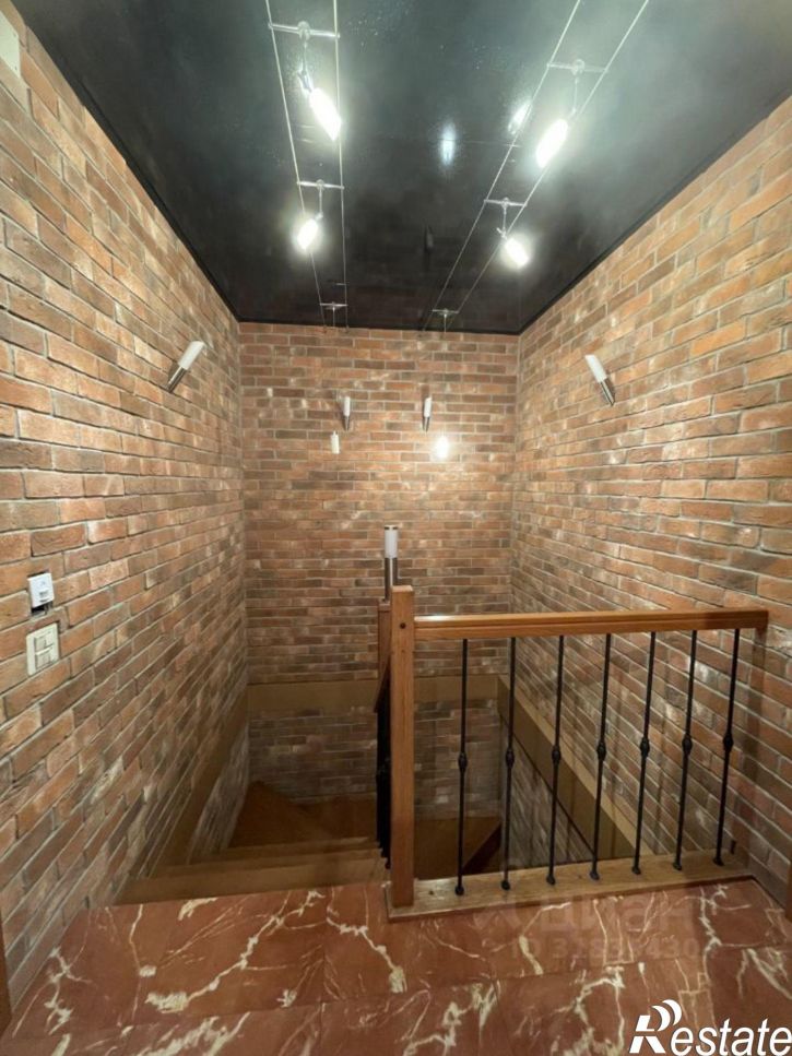 6-комн квартира улица Наумова, 64,  д. 64