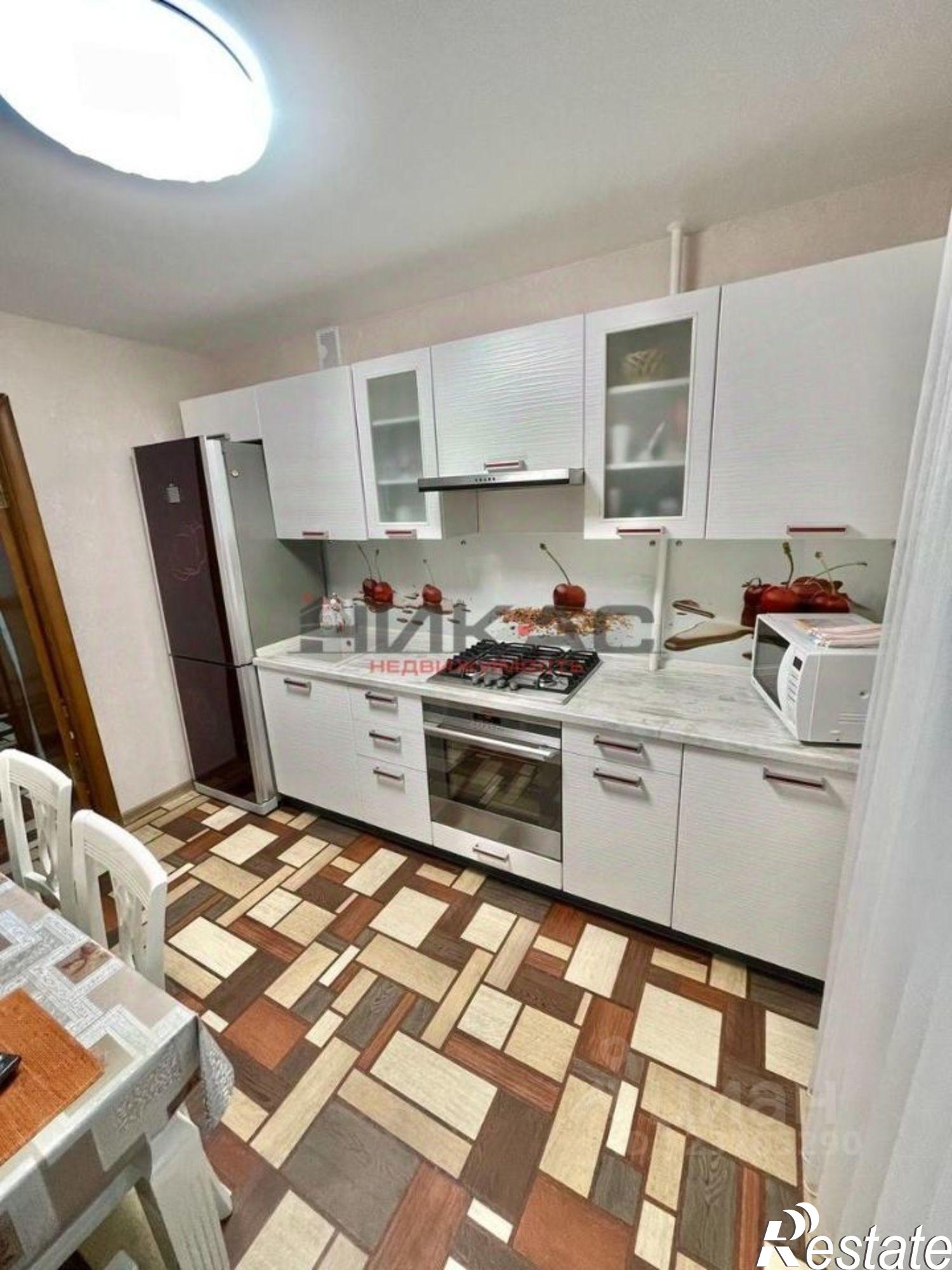 Сдать комнату за 15 000 рублей на проспект Авиаторов, 90