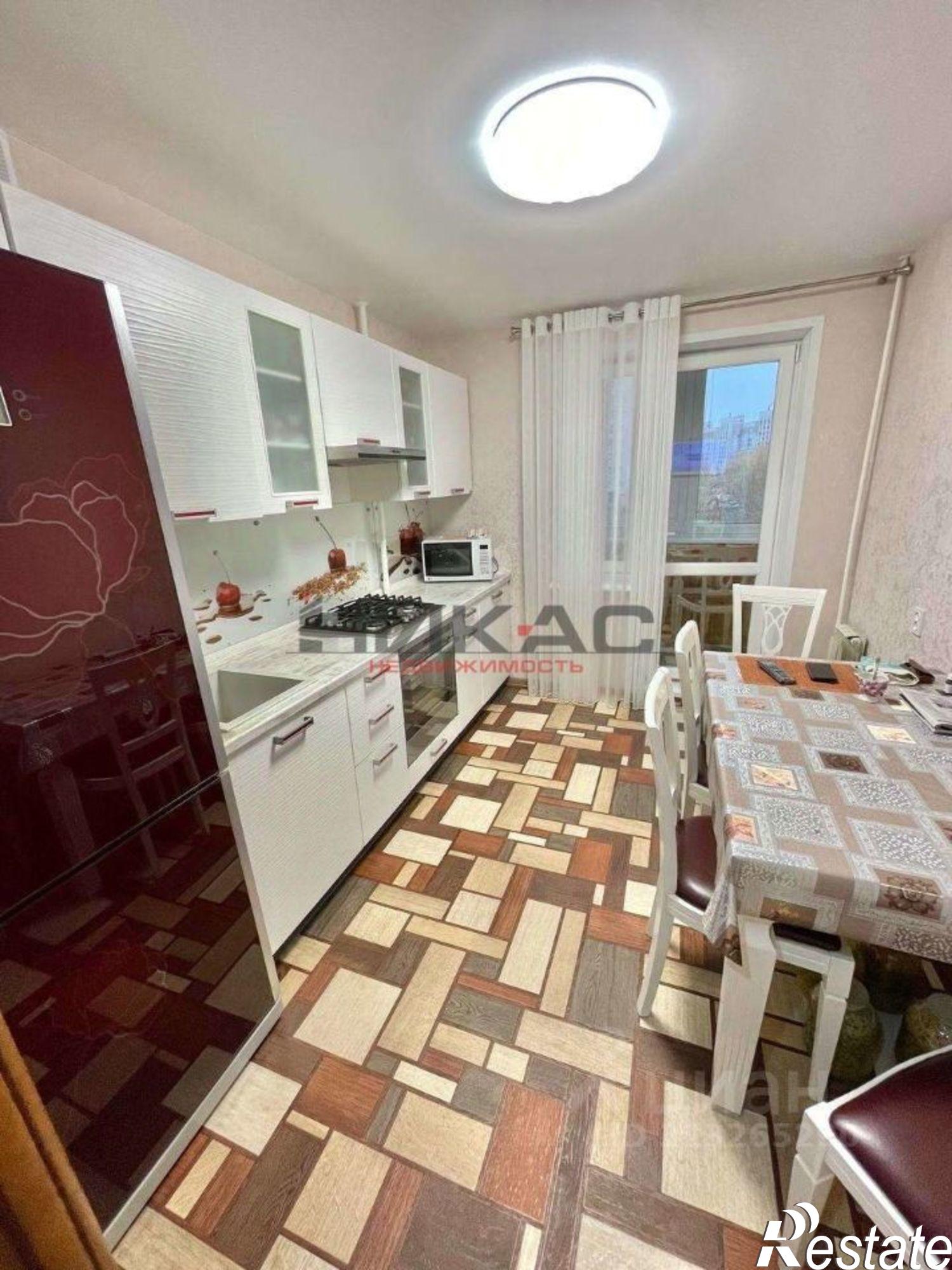 Сдать комнату за 15 000 рублей на проспект Авиаторов, 90