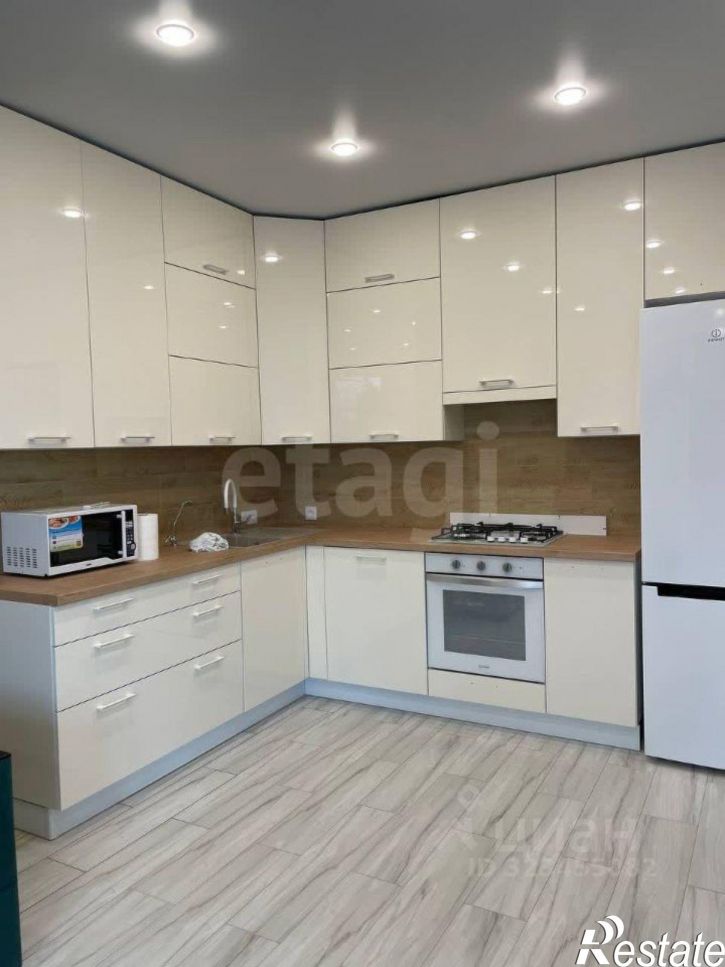 2-комн квартира улица Стопани, 8,  д. 8