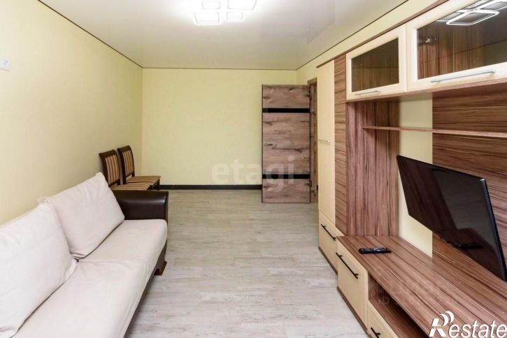 3-комн квартира улица Зелинского, 7А,  д. 7А