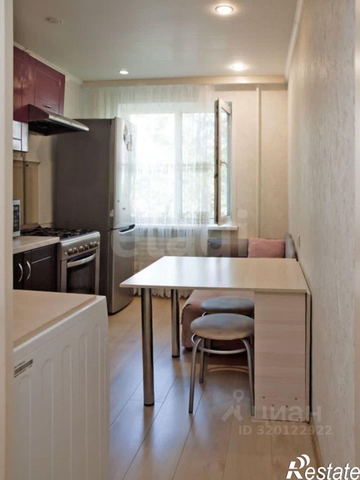 2-комн квартира улица Серго Орджоникидзе, 4,  д. 4