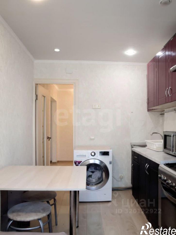 2-комн квартира улица Серго Орджоникидзе, 4,  д. 4