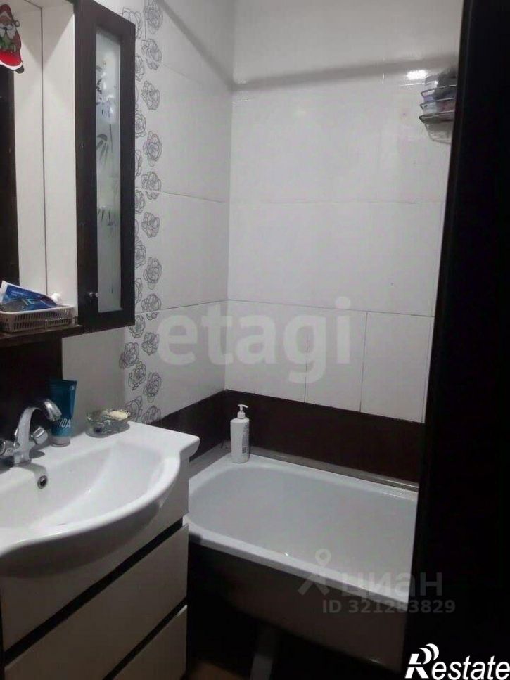 4-комн квартира улица Громова, 10,  д. 10