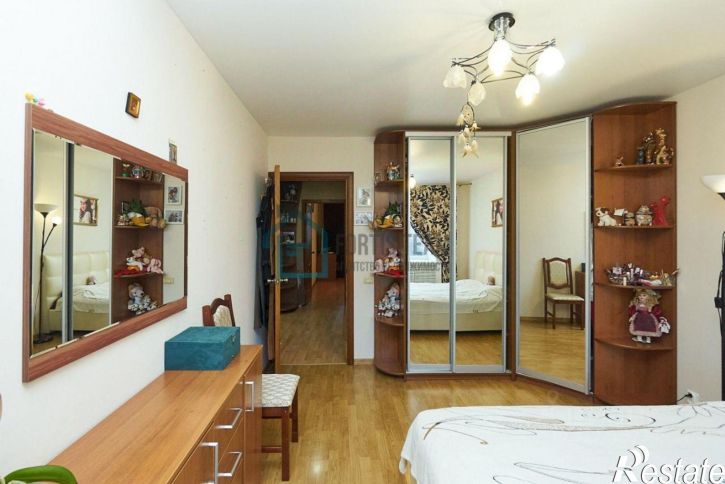 4-комн квартира улица Панина, 12,  д. 12