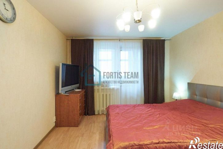 4-комн квартира улица Панина, 12,  д. 12