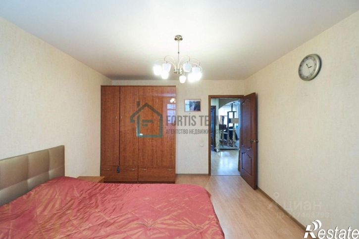 4-комн квартира улица Панина, 12,  д. 12