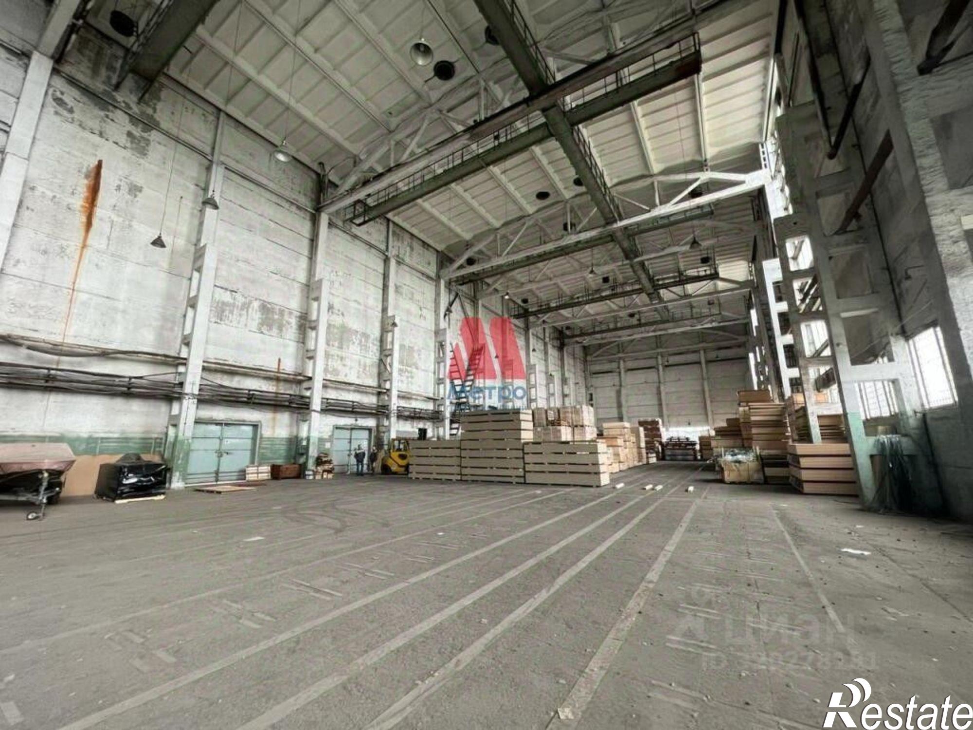 Сдать складское помещение за 180 000 рублей на проспект Октября, 93