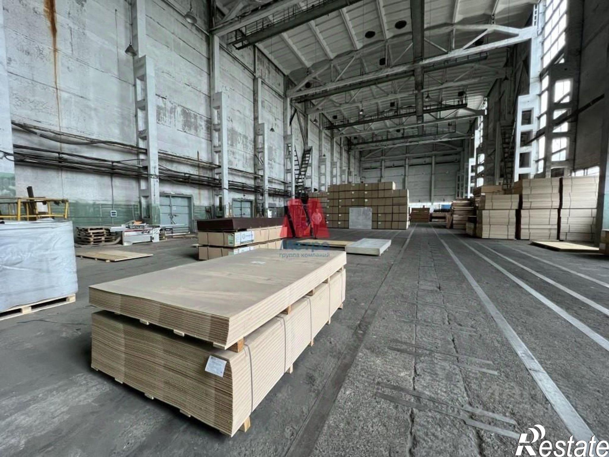 Сдать складское помещение за 180 000 рублей на проспект Октября, 93