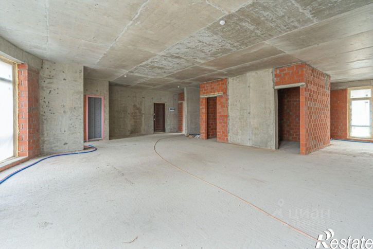 5-комн квартира улица Суркова, 3,  д. 3