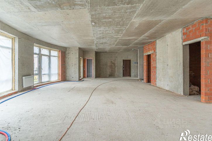 5-комн квартира улица Суркова, 3,  д. 3