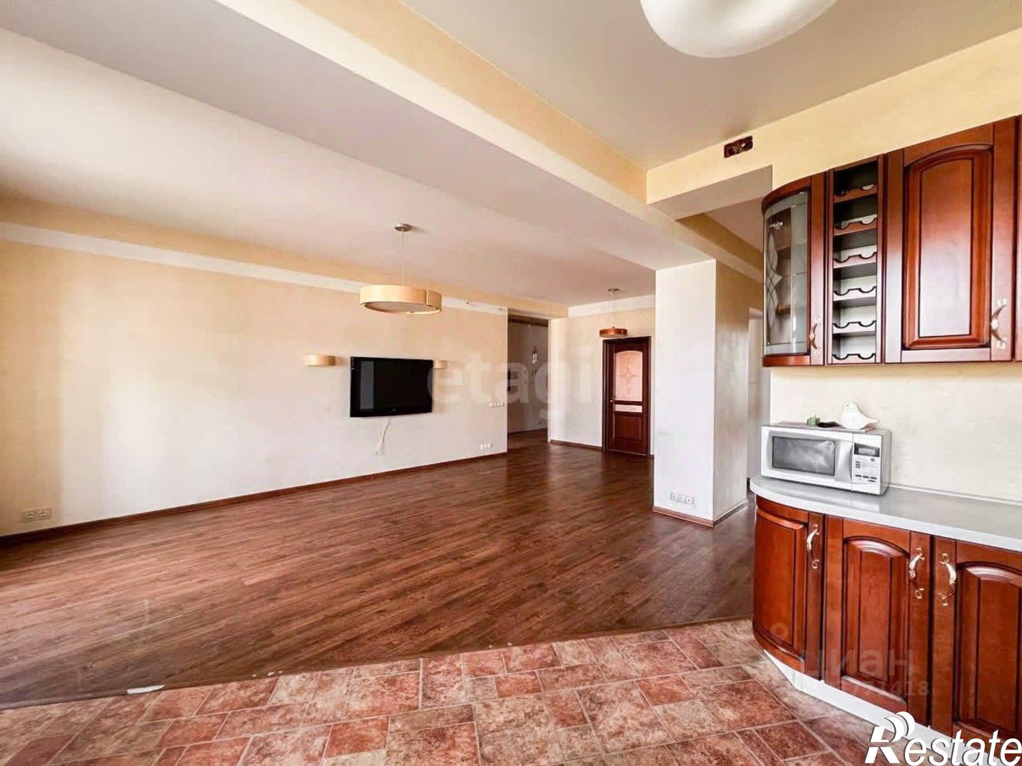 Купить квартиру за 9 990 000 рублей на улица Свободы, 81/33