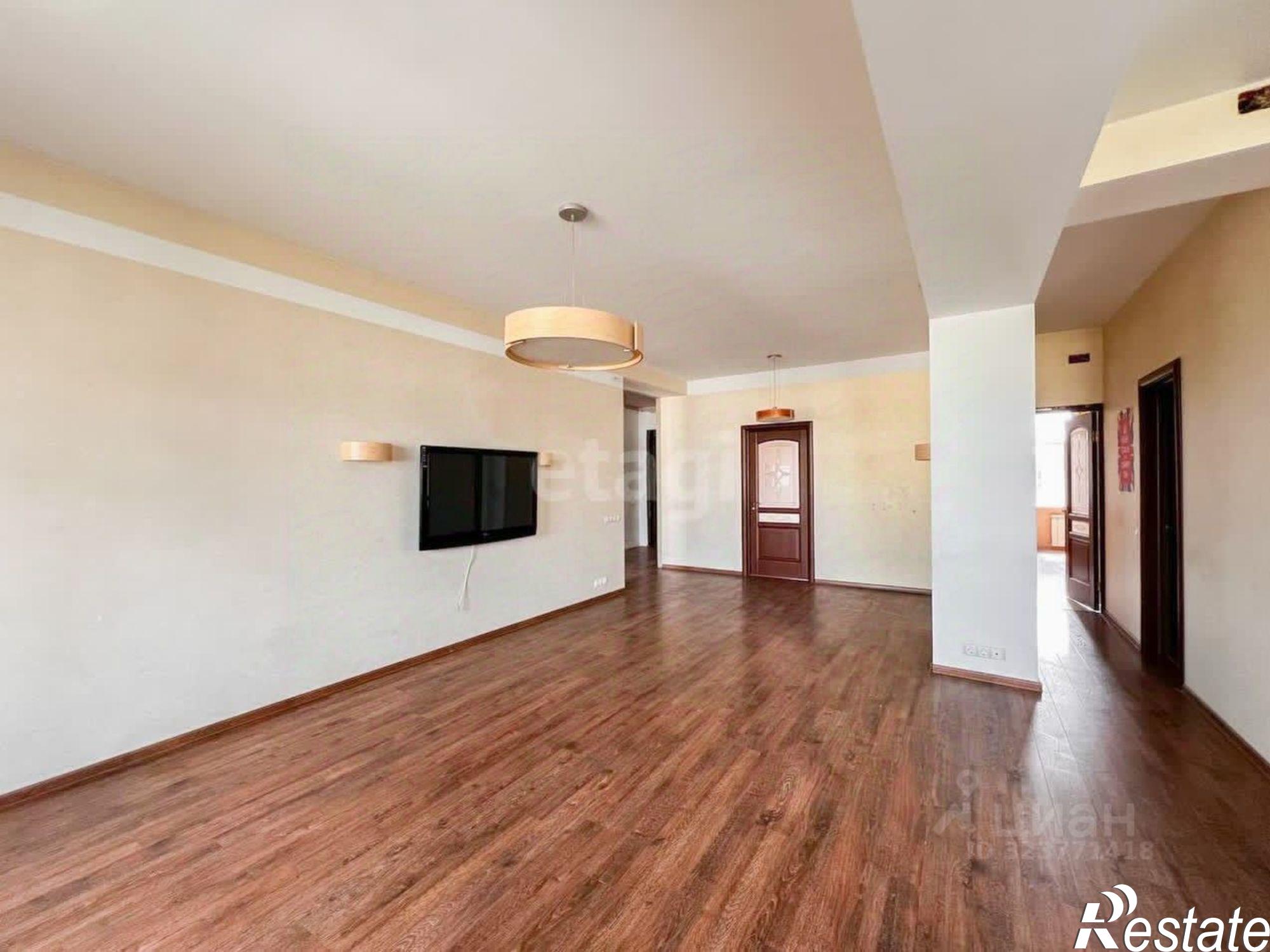 Купить квартиру за 9 990 000 рублей на улица Свободы, 81/33