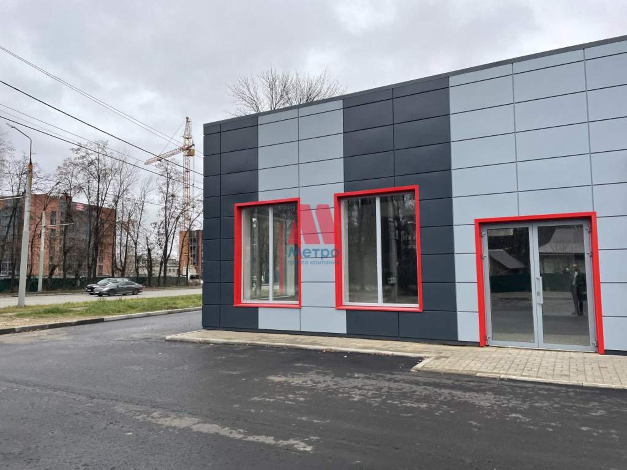 Сдать торговое помещение за 350 000 рублей на Парижская Коммуна улица, д.11