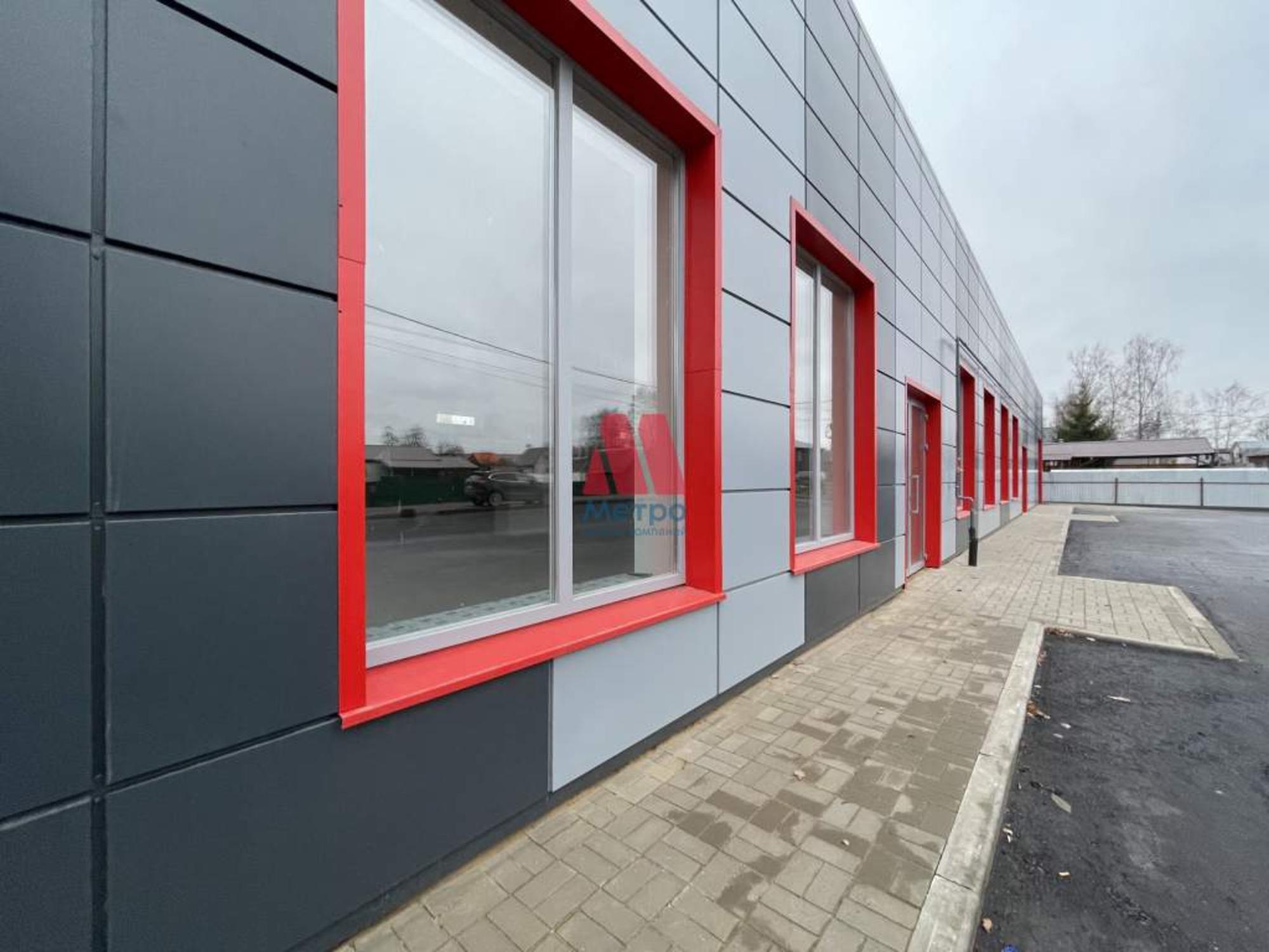 Сдать торговое помещение за 350 000 рублей на Парижская Коммуна улица, д.11