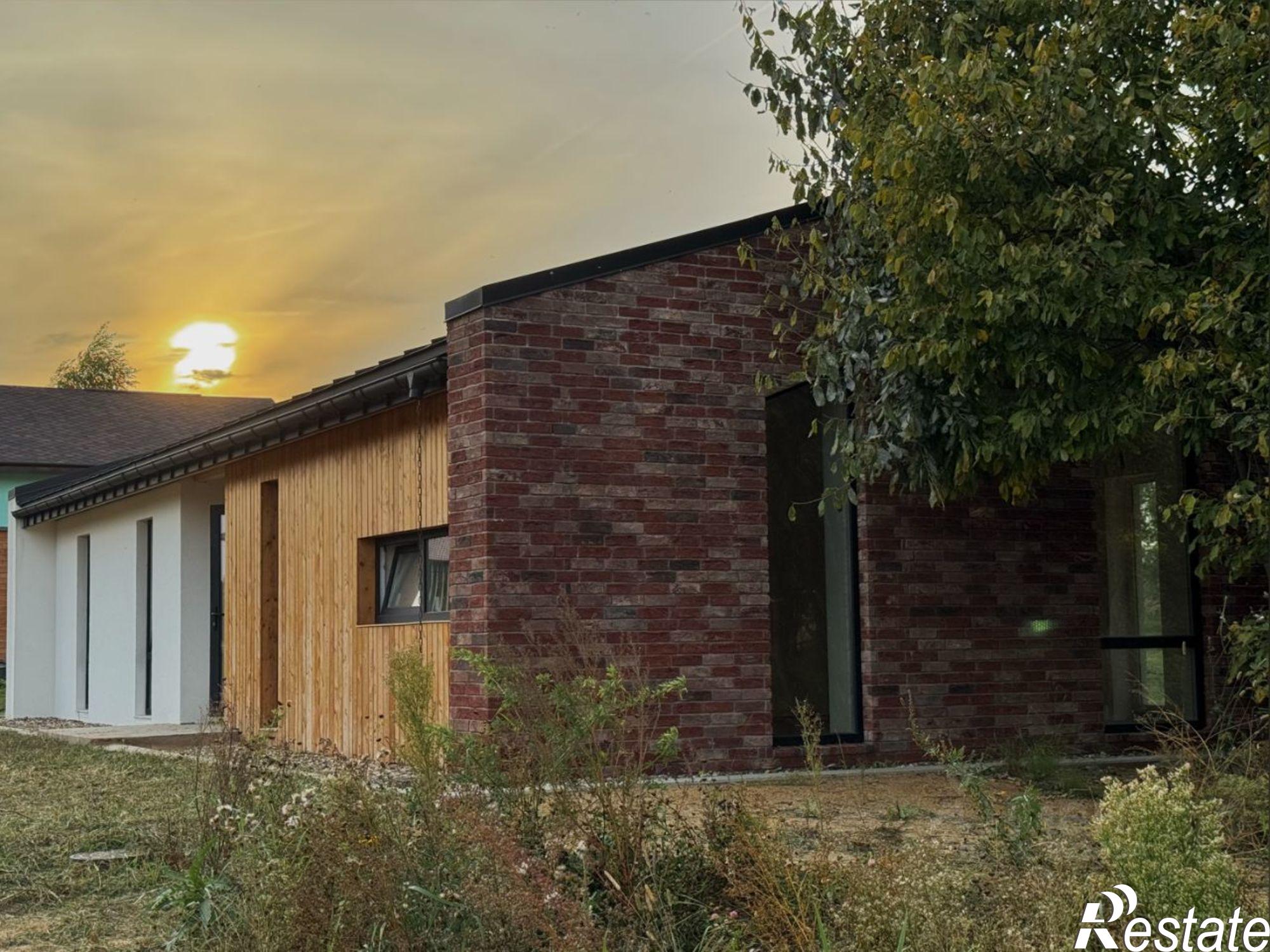 Купить дачу, дом, коттедж за 9 200 000 рублей на Советская площадь, 7