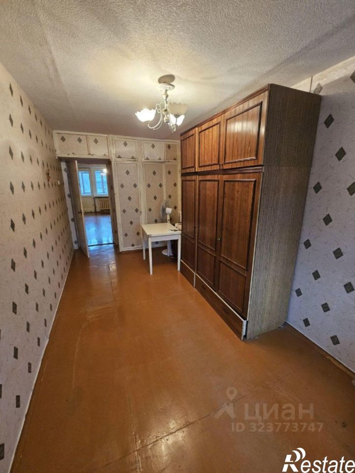 3-комн квартира улица Ньютона, 28А,  д. 28А