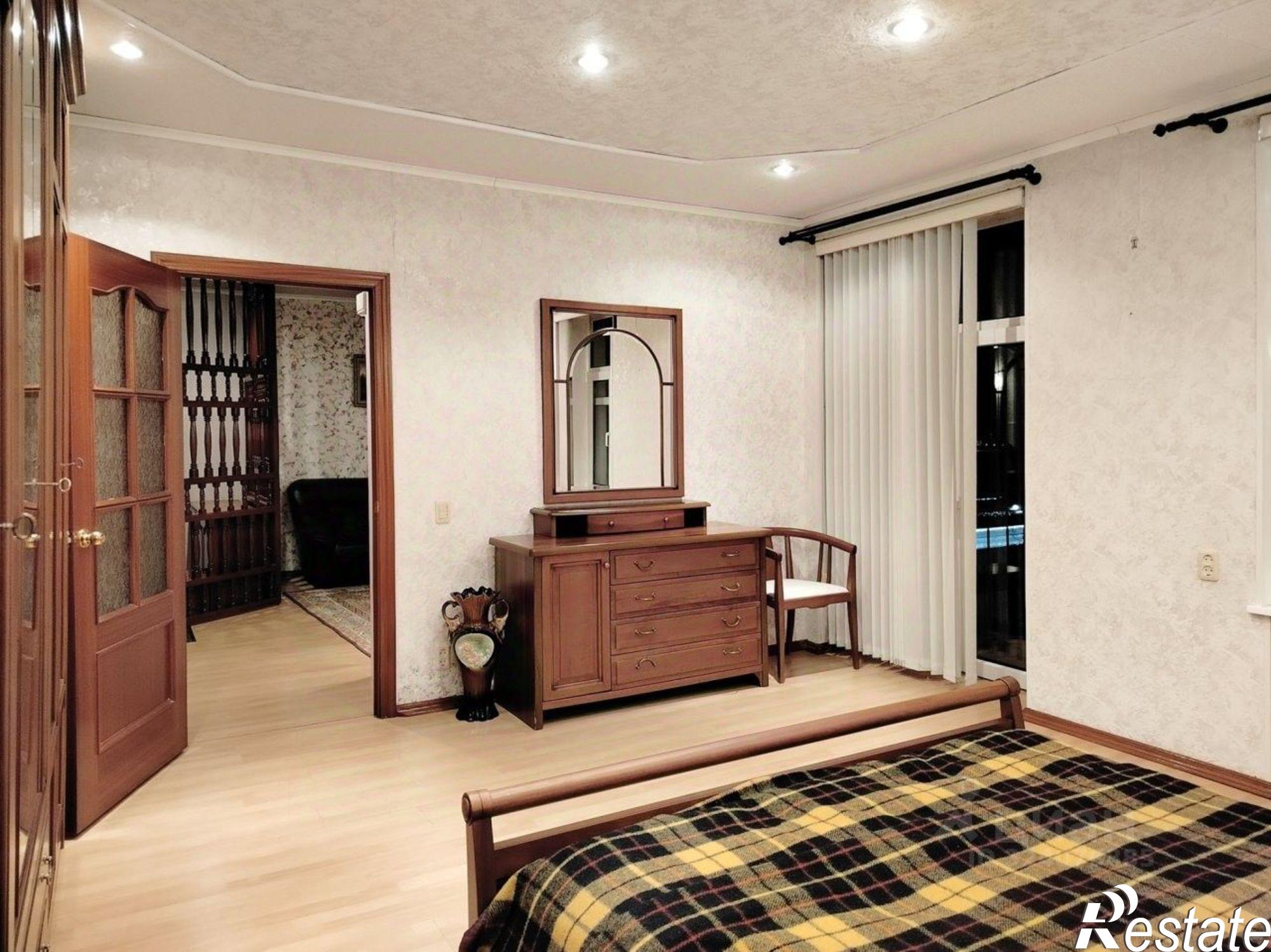 Купить квартиру за 10 000 000 рублей на Волжская наб, 41