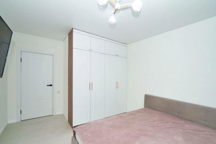 2-комн квартира Авиаторов пр-кт, 11