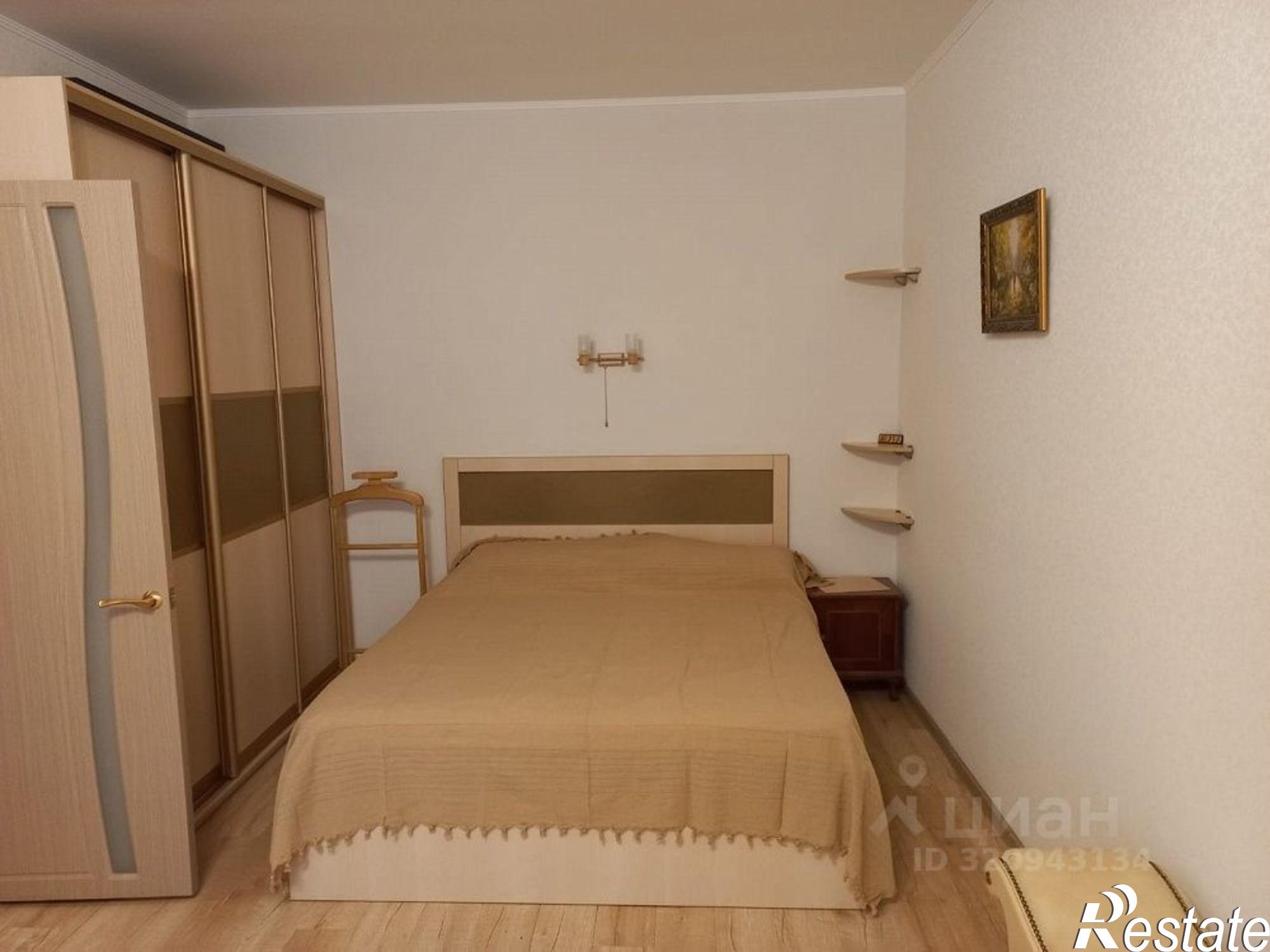 Сдать квартиру за 30 000 рублей на Революционная улица, 36