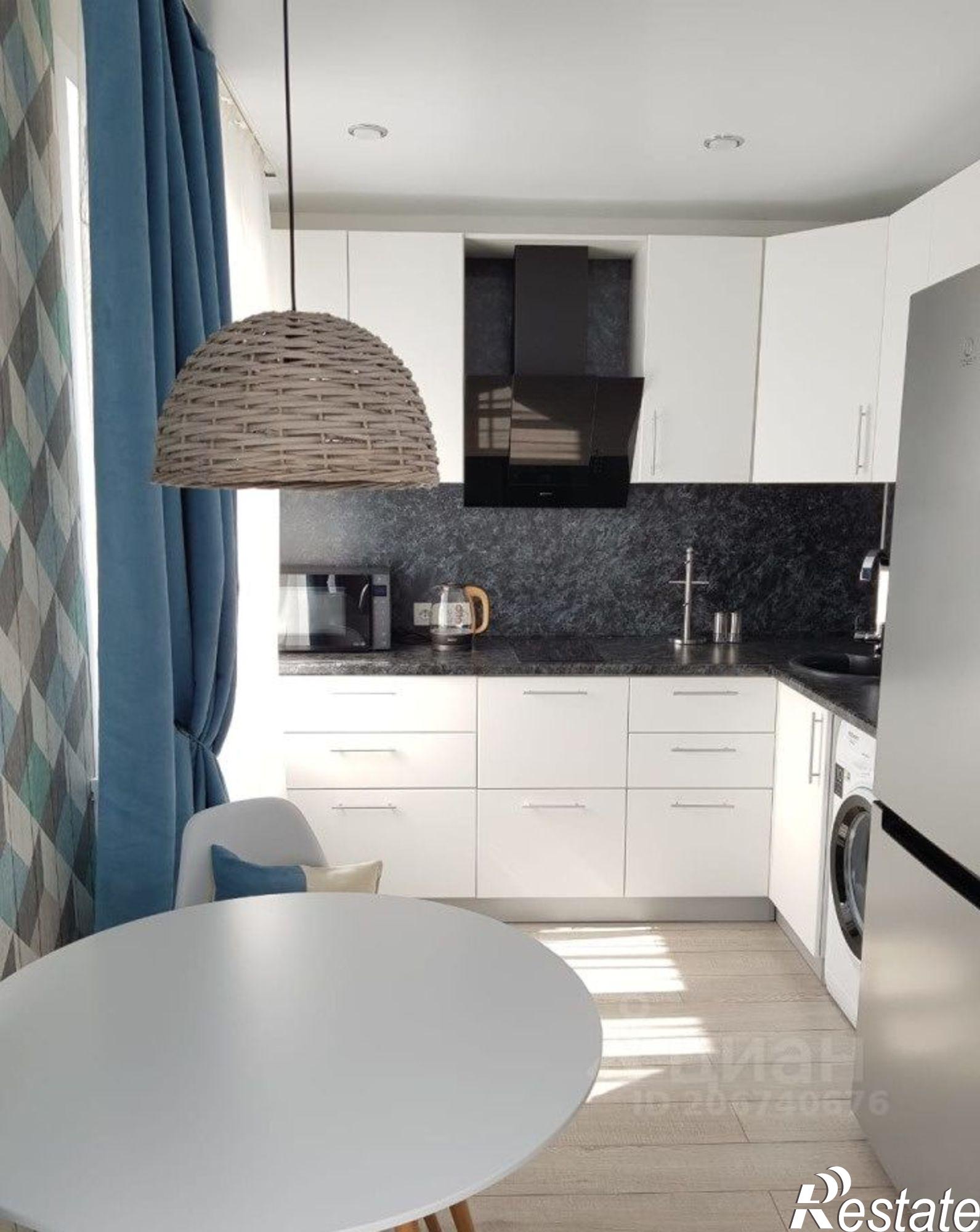 Сдать квартиру за 35 000 рублей на пр-кт Октября, 3