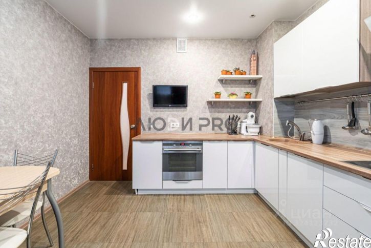 3-комн квартира улица Бабича, 10А,  д. 10А