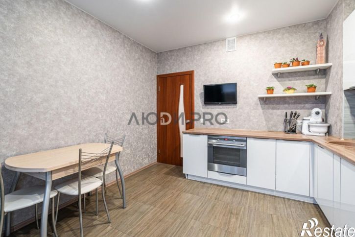 3-комн квартира улица Бабича, 10А,  д. 10А