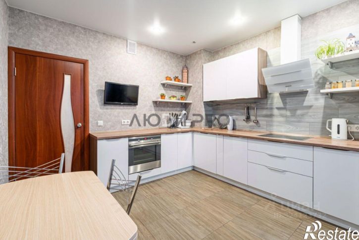 3-комн квартира улица Бабича, 10А,  д. 10А