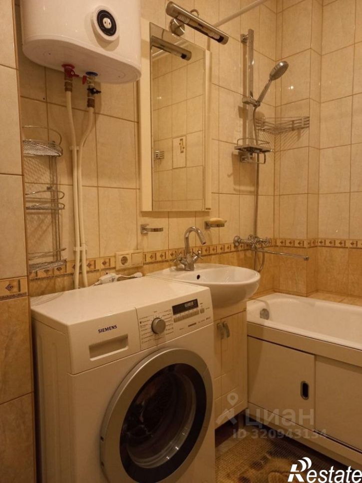 1-комн квартира Революционная улица, 36,  д. 36